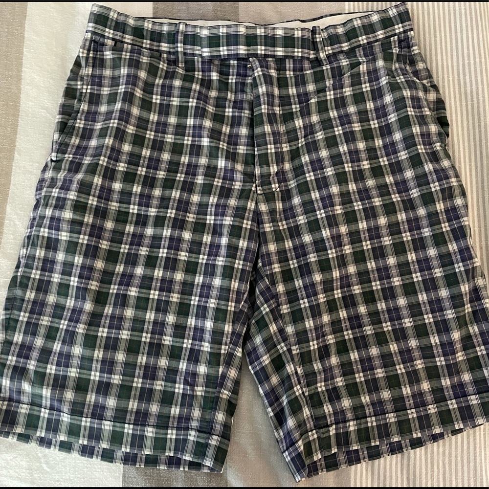 RLX Ralph Lauren Men’s Green/Blue Shorts - Size 32